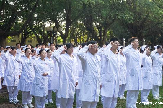 6.护士宣誓 实习记者赵栩麦 (4)