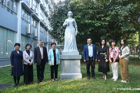 5.揭幕仪式合照 陈妍