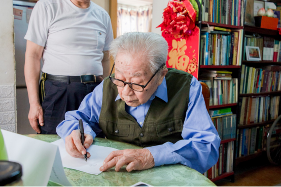 (原中山大学
学院)举行新校名挂牌仪式
(原中山大学
学院)举行新校名挂牌仪式