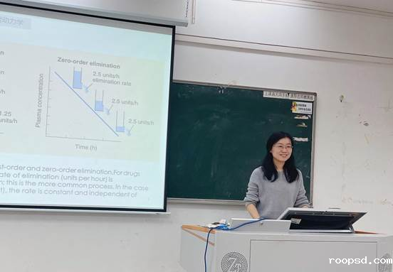 药学院副院长曹颖男副教授讲授“药理学”课程