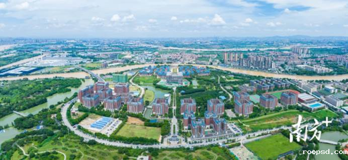 伟德app入口校园风景