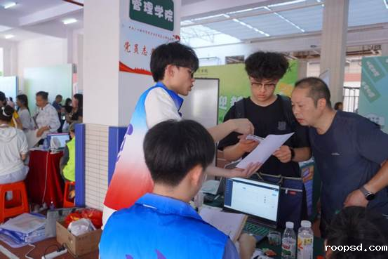 737eb78568e2e2950de2b12838c26b04