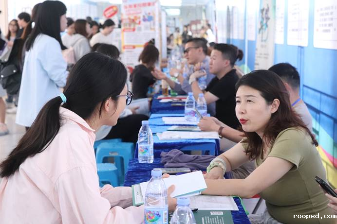 校园招聘会 麦穗蜓 (16)